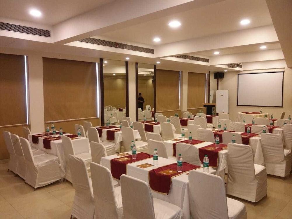 The Caliph Hotel, Mumbai Near Powai Lake Exterior foto