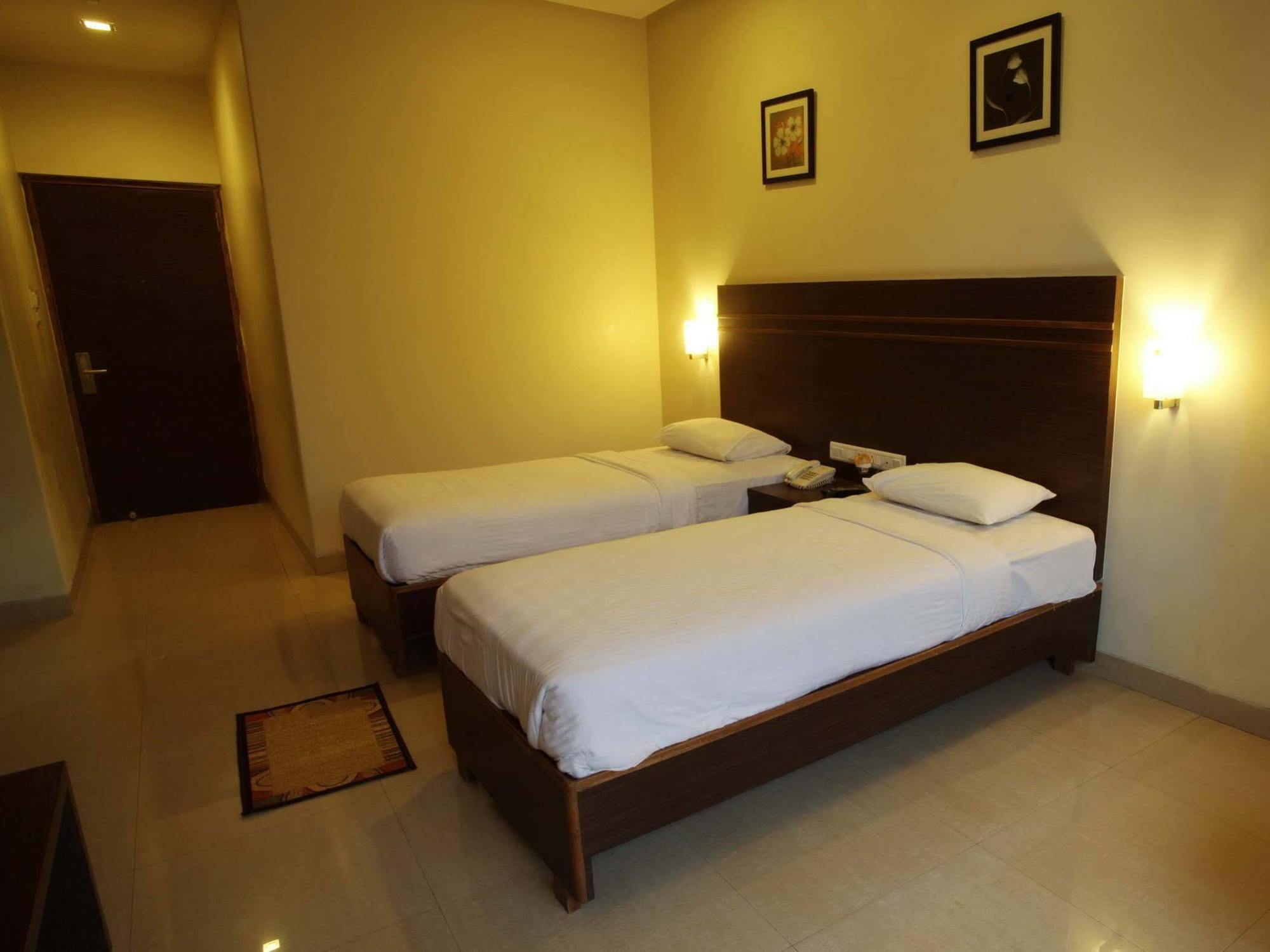 The Caliph Hotel, Mumbai Near Powai Lake Exterior foto